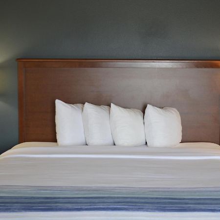Americinn By Wyndham Spencer Ngoại thất bức ảnh