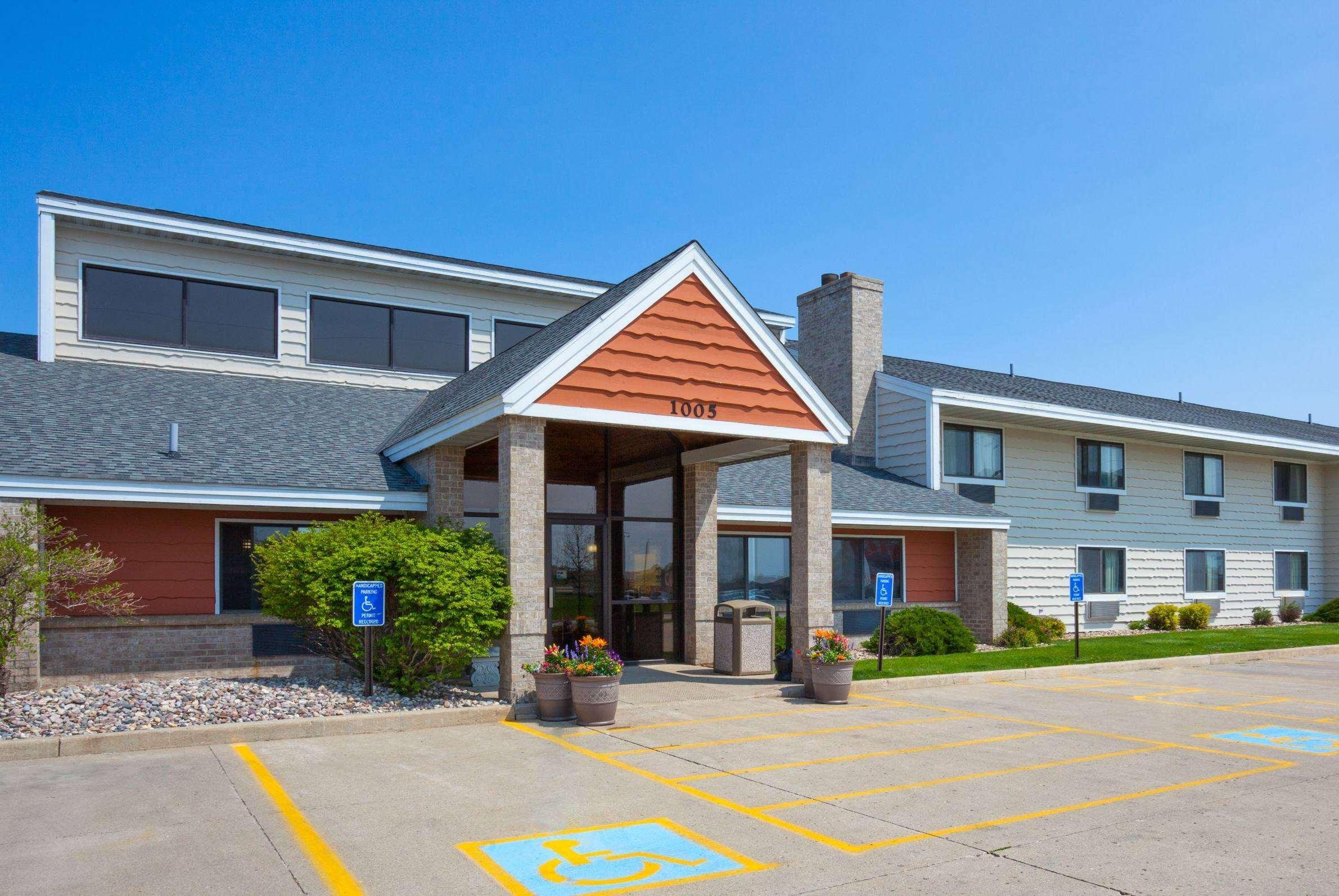 Americinn By Wyndham Spencer Ngoại thất bức ảnh