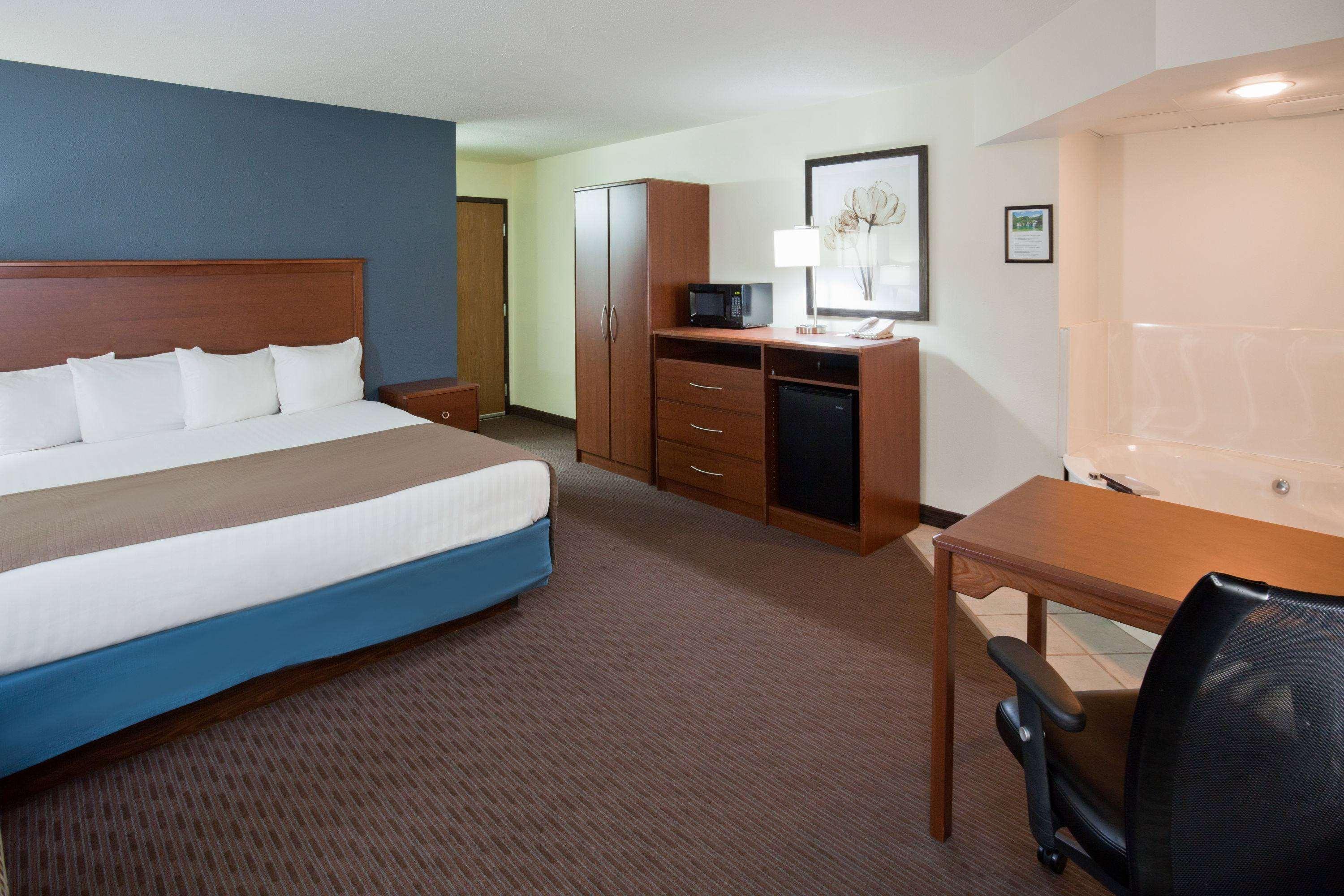 Americinn By Wyndham Spencer Ngoại thất bức ảnh