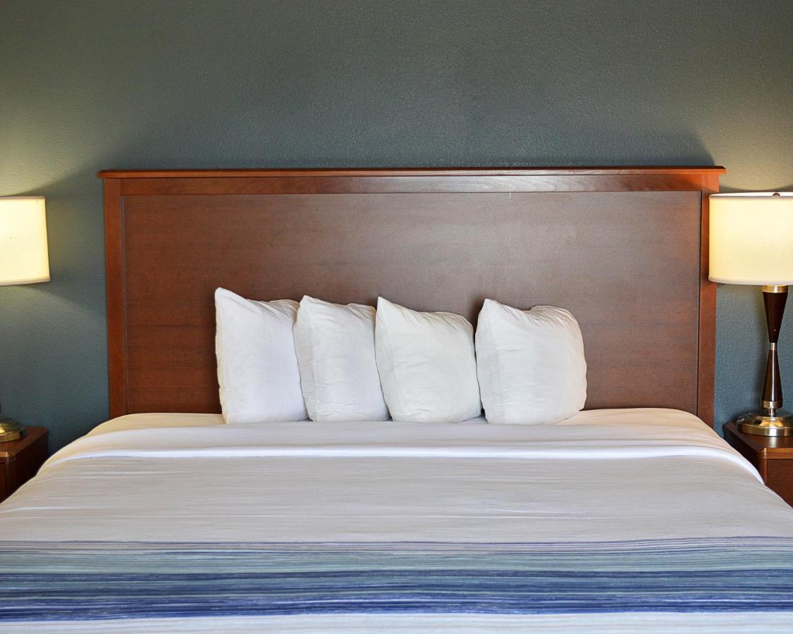Americinn By Wyndham Spencer Ngoại thất bức ảnh