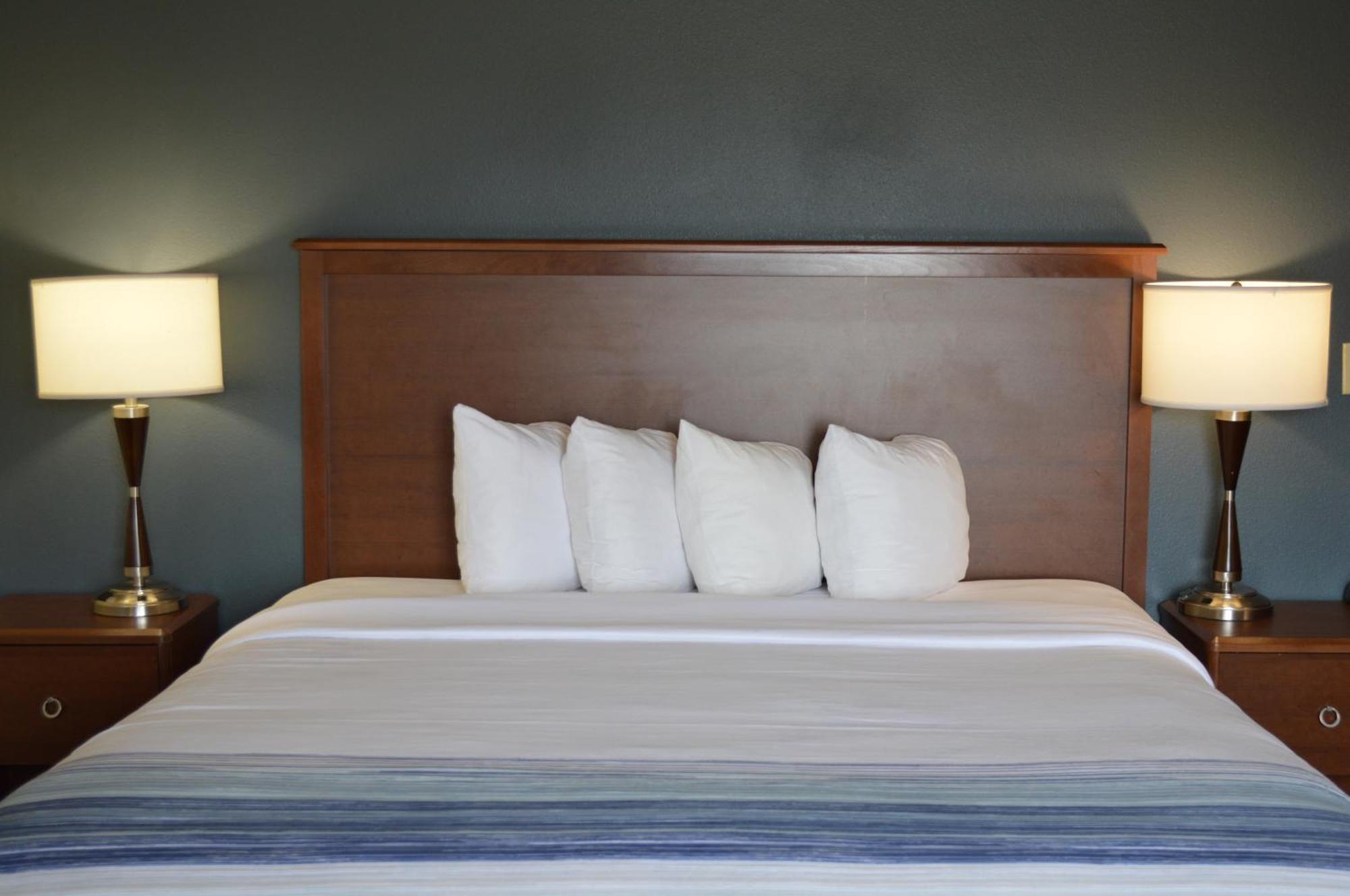 Americinn By Wyndham Spencer Ngoại thất bức ảnh