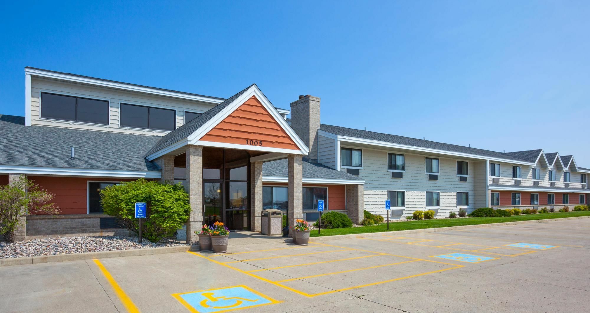 Americinn By Wyndham Spencer Ngoại thất bức ảnh